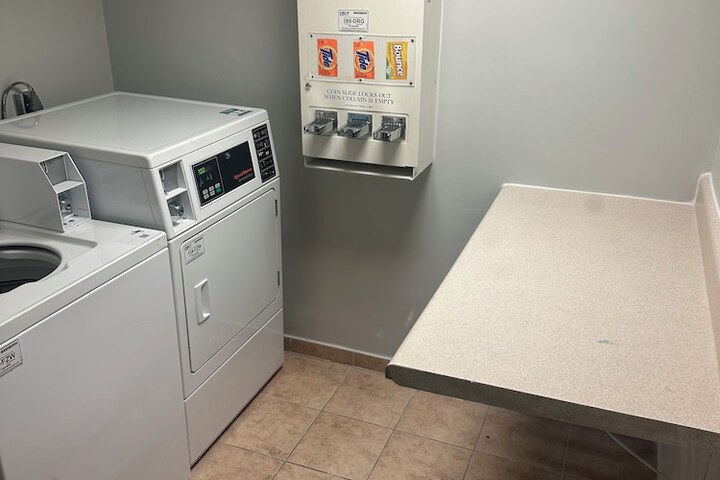Room 16 of 32