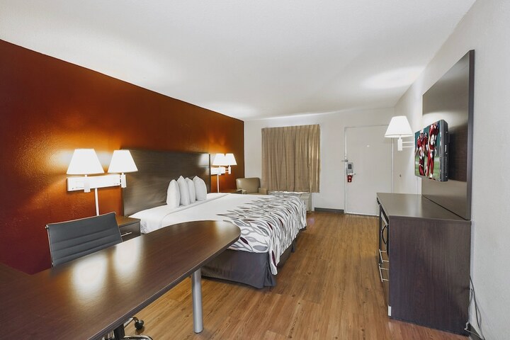 Room 14 of 33