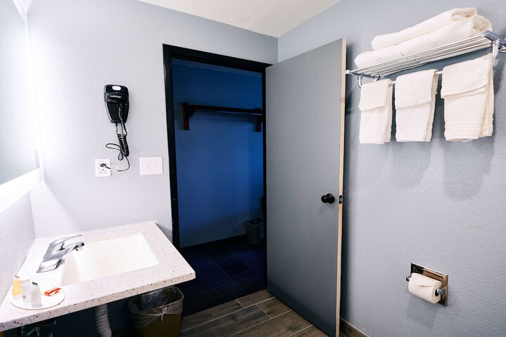 Room 26 of 42
