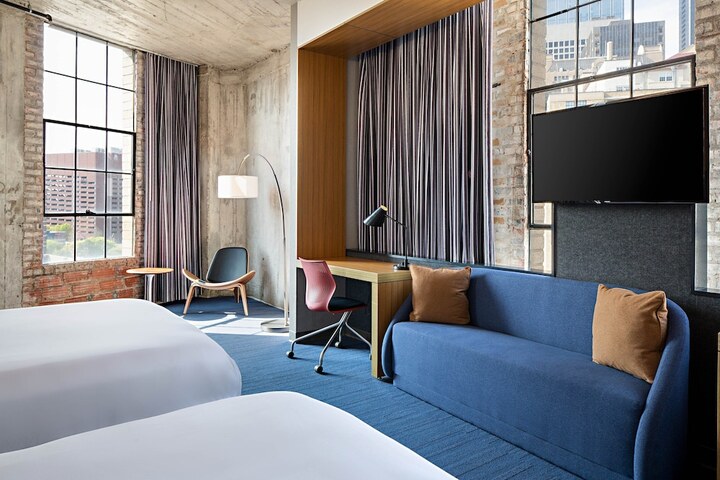 Room 15 of 42