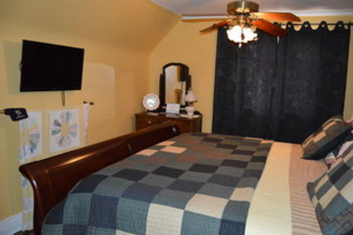 Maple Street Bed & Breakfast