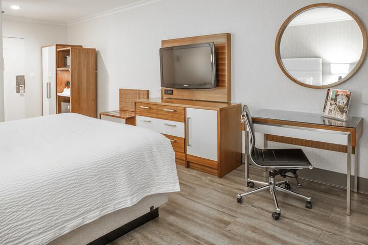 Room 15 of 76