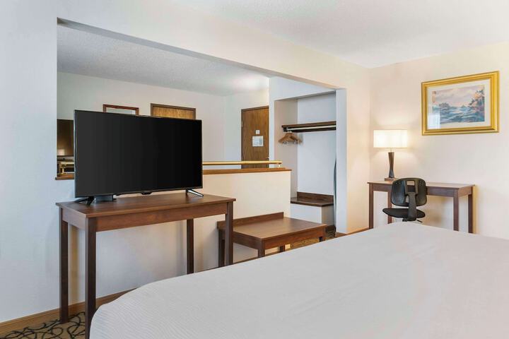 Room 13 of 34