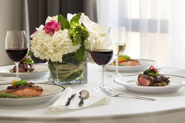 Dining 82 of 86