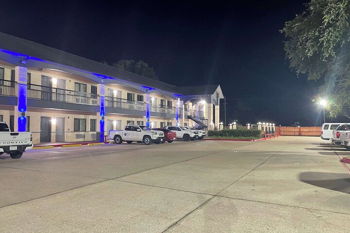 Days Inn by Wyndham Dickinson TX