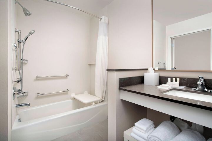 Room 14 of 27