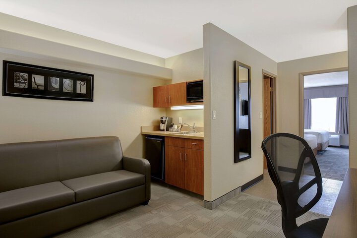 Days Inn by Wyndham Medicine Hat