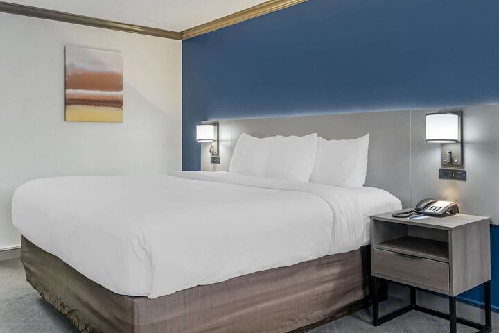 Room 8 of 36