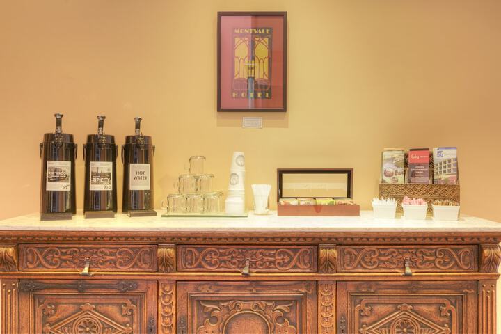 Montvale Hotel