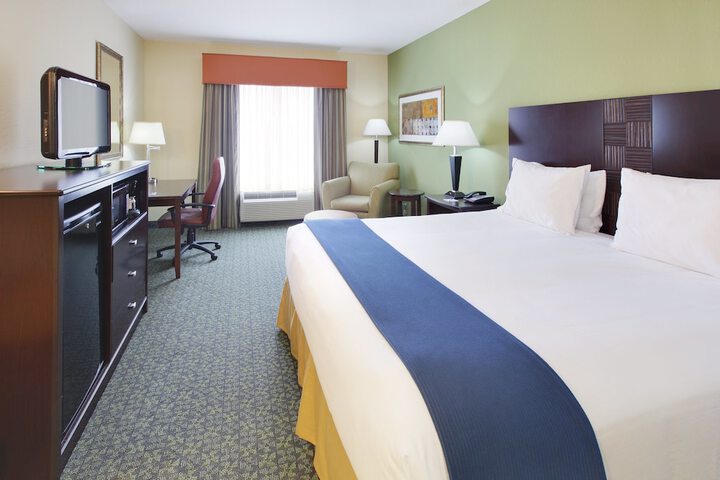Holiday Inn Express & Suites Covington by IHG