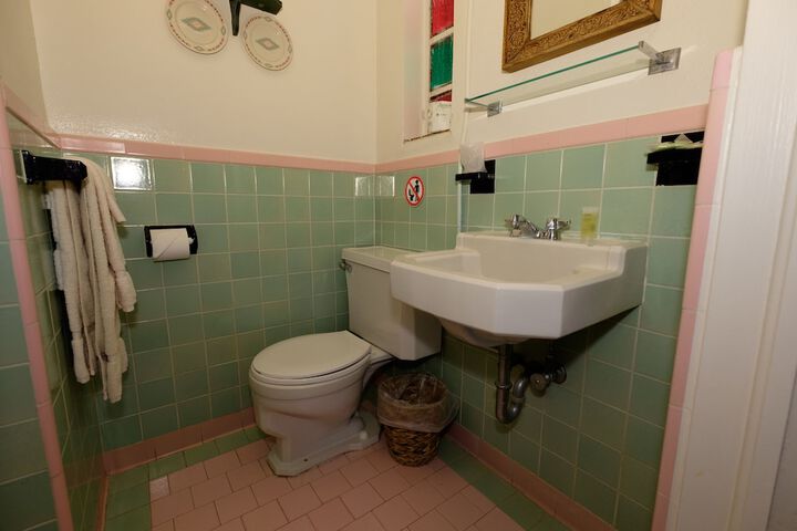 Room 30 of 44
