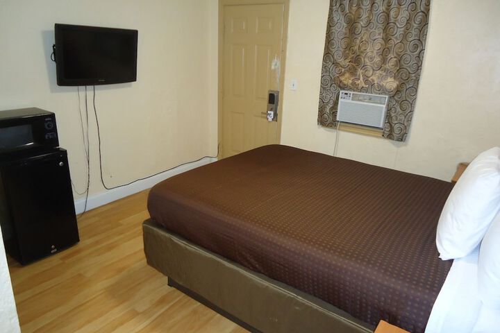 Room 20 of 36