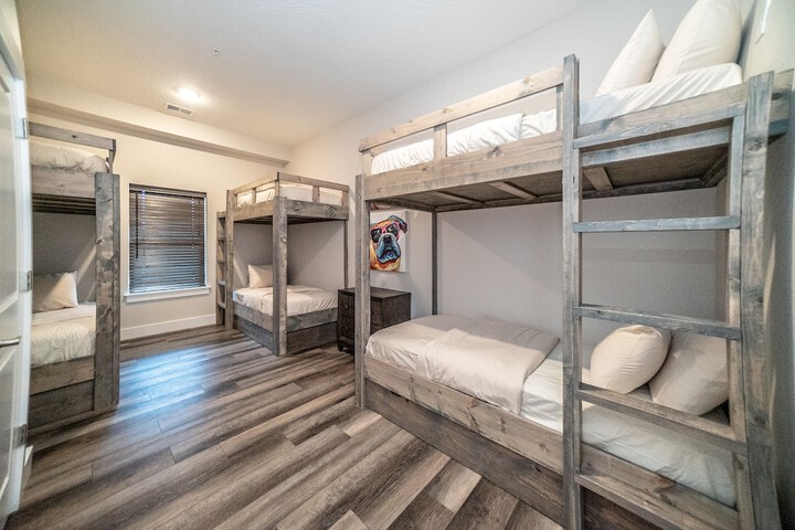 Room 14 of 78