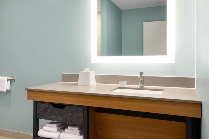 LivSmart Studios by Hilton Kokomo