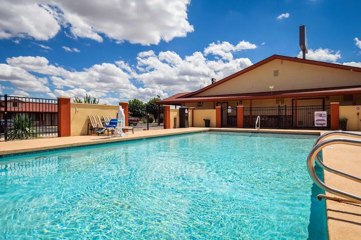 Pool 4 of 35