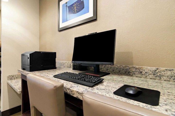Business Center 41 of 41