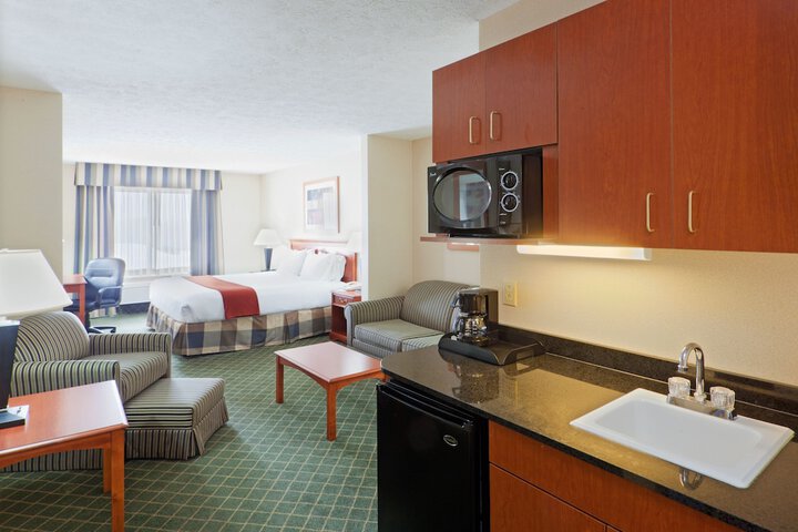 Holiday Inn Express & Suites Kent - University Area by IHG