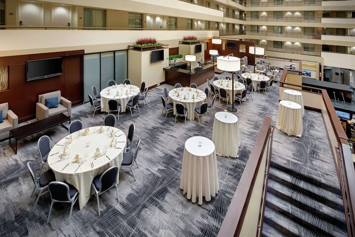 Embassy Suites by Hilton Detroit Troy Auburn Hills