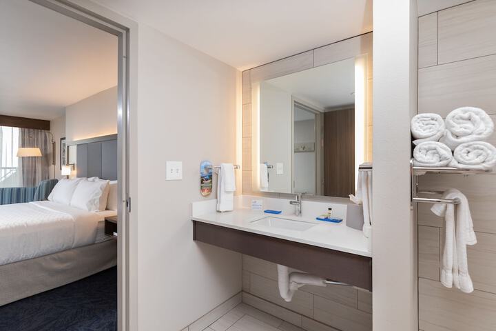 Room 45 of 99