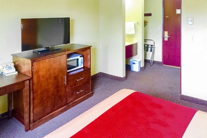 Room 30 of 34