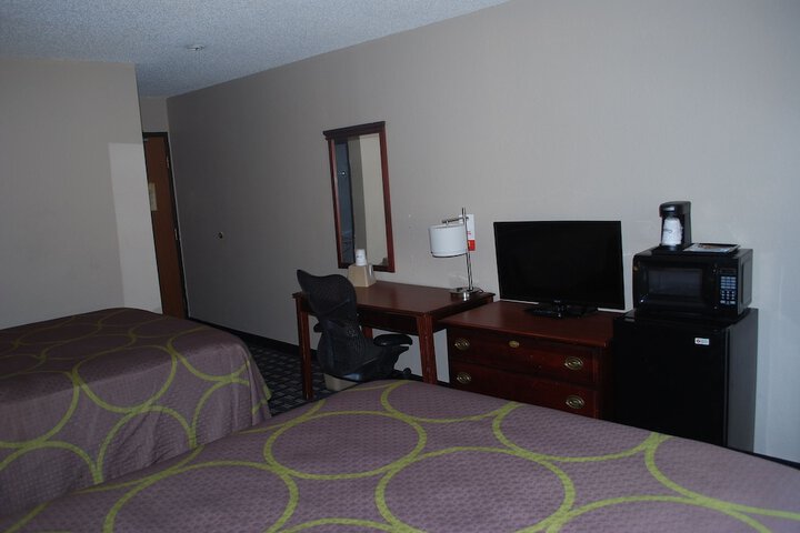 Room 11 of 24