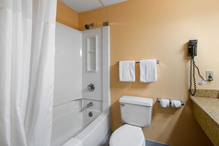 Room 26 of 32