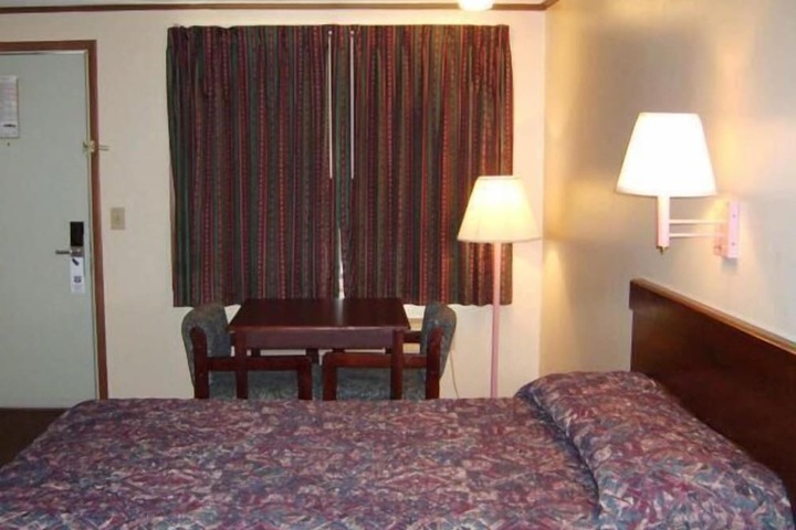 Room 13 of 15