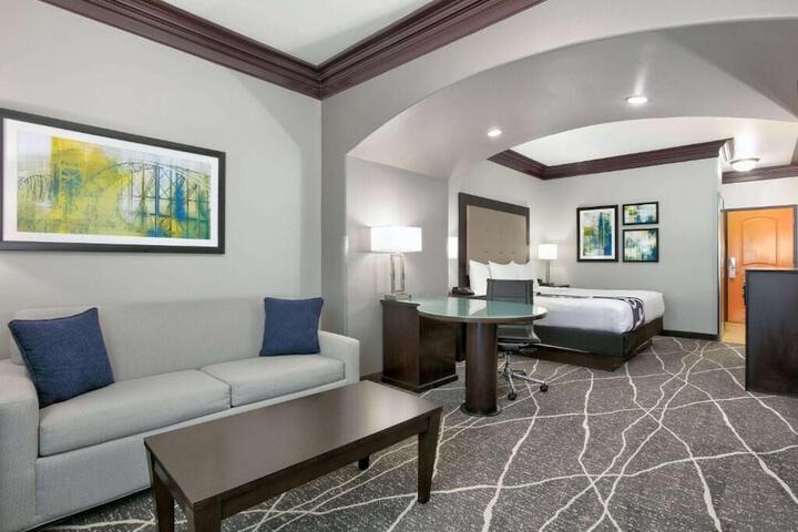 La Quinta Inn & Suites by Wyndham Little Rock - Bryant