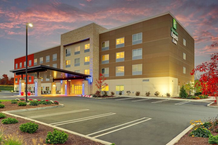 Hotel 15 of 80