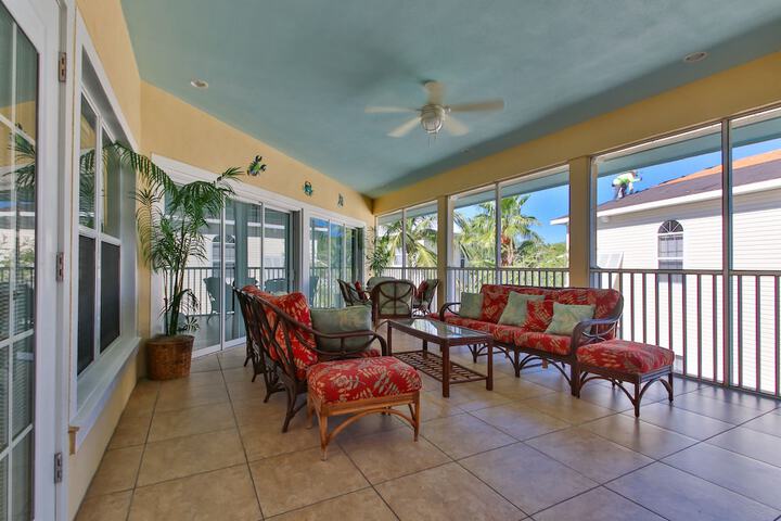 Tortuga Inn Beach Resort