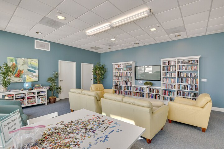 Luxe Resort Condo - 2 Mi to Daytona Beach!
