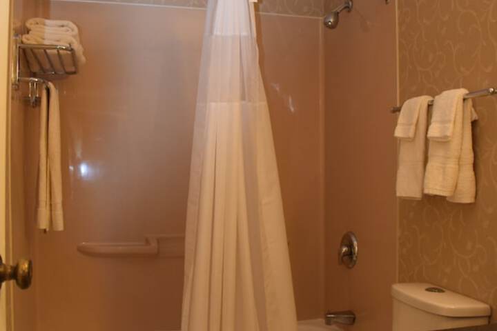 Room 21 of 34