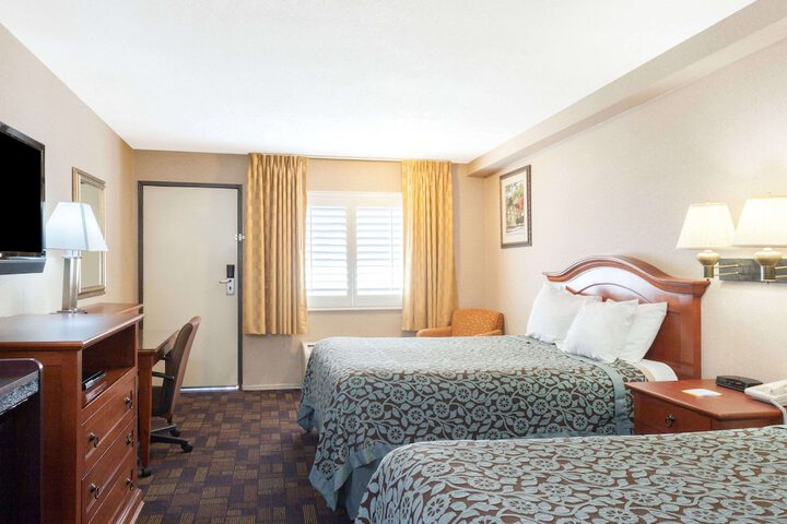 Room 9 of 21