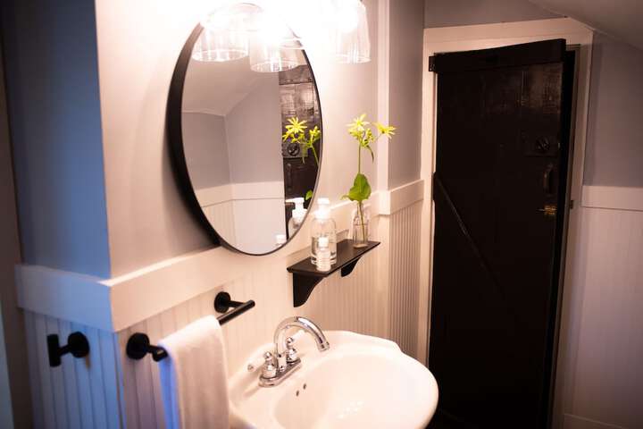 Room 16 of 32