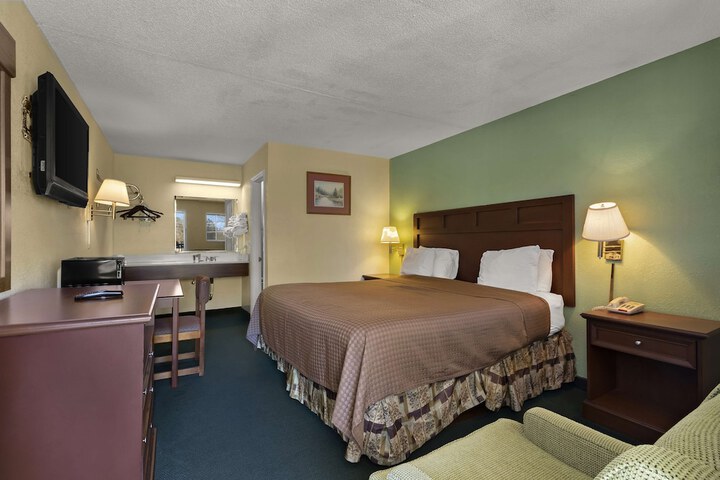 Room 26 of 32