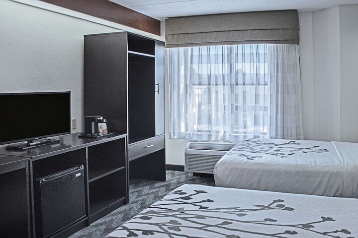 Room 15 of 42