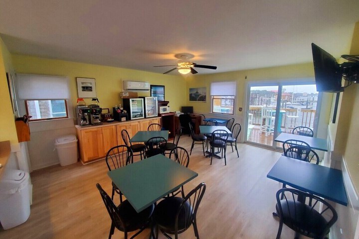Ocracoke Harbor Inn