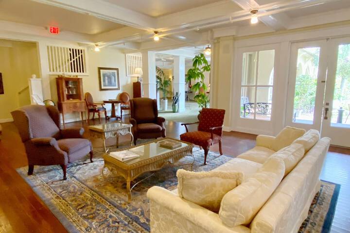 Crystal Bay Historic Hotel