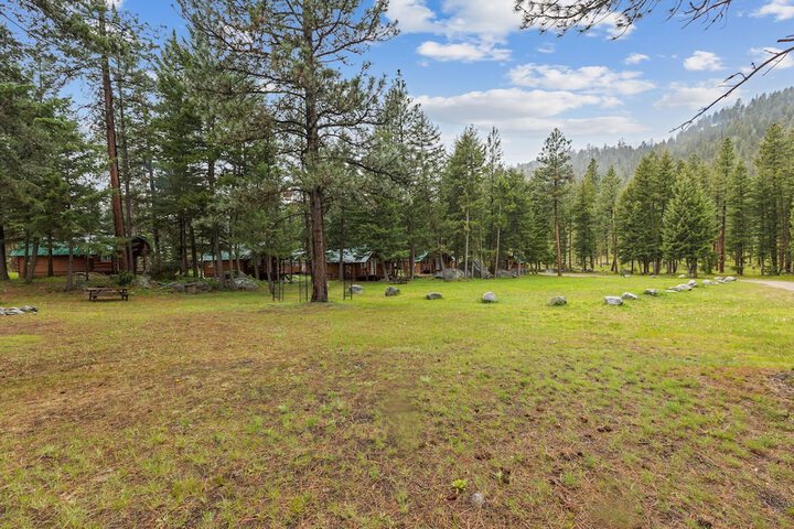 Lost Horse Lodge