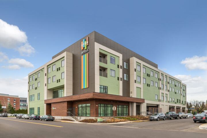 Hotel 4 of 78