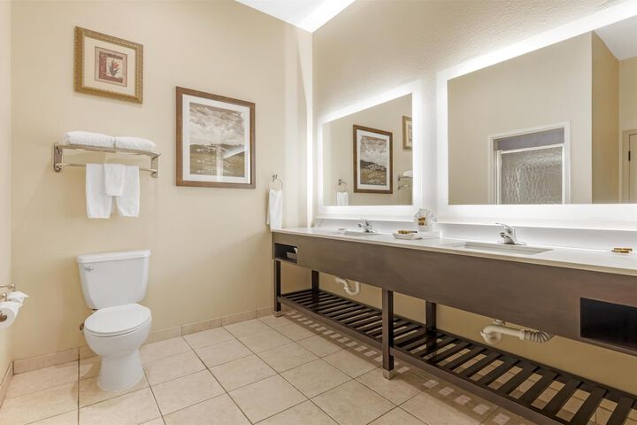 Best Western Plus Monica Royale Inn & Suites