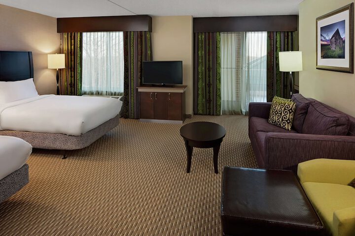 Room 17 of 37
