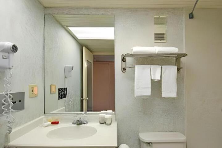 Space Coast Hotel Titusville-Kennedy Space Center