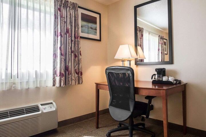 Room 21 of 33