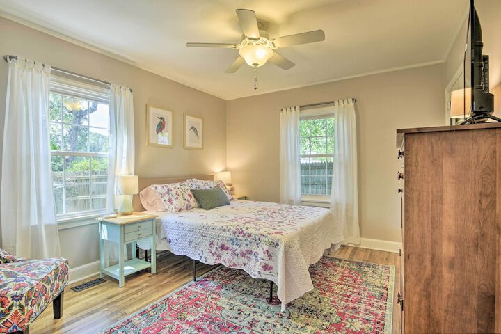 Bright Home w / Yard in Historic Fuquay-varina!