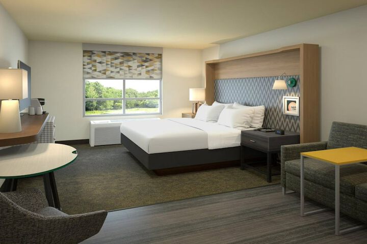 Room 53 of 117