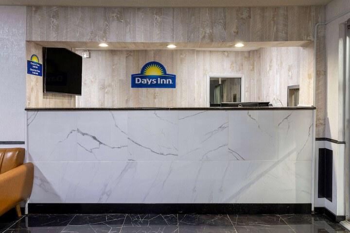 Days Inn by Wyndham Columbia