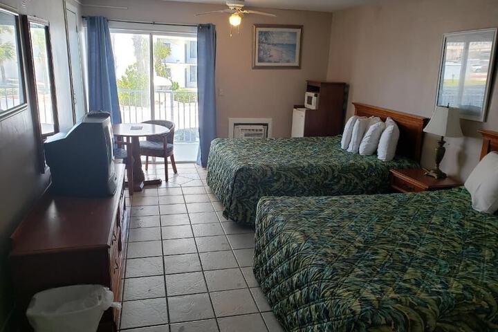 Room 33 of 49