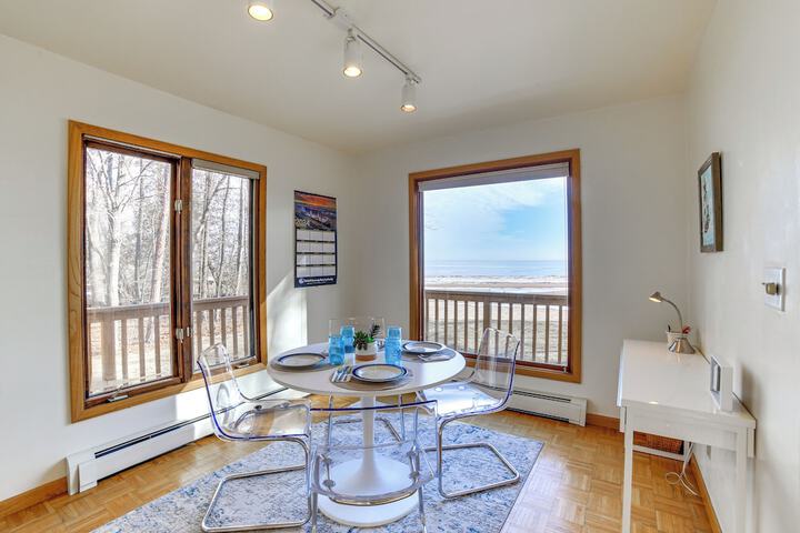 Private Beach & Deck: Spacious Lake Michigan Home