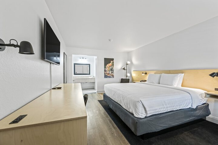 Room 20 of 35